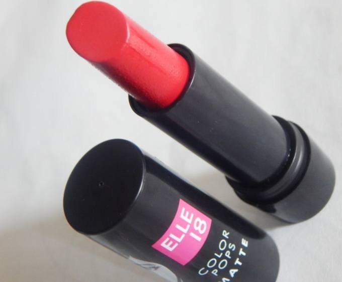elle-18-color-pops-selfie-red-matte-lipstick-review