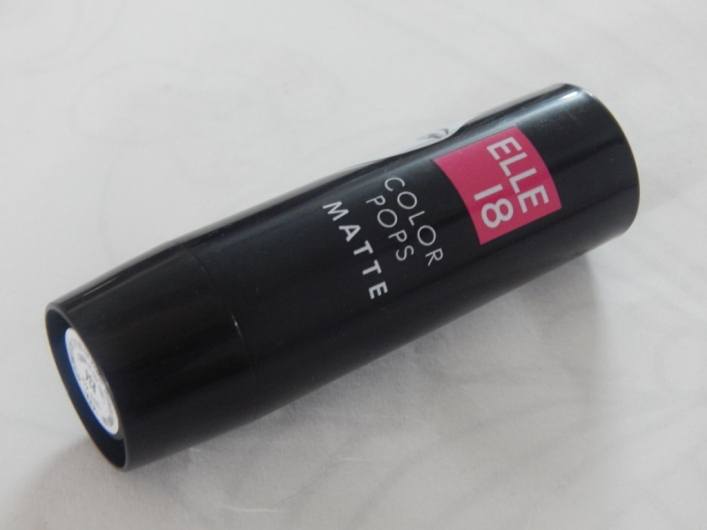 elle-18-color-pops-selfie-red-matte-lipstick-packaging