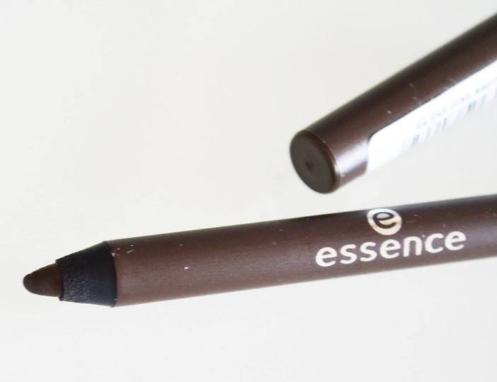 essence-cosmetics-but-first-espresso-extreme-lasting-eye-pencil