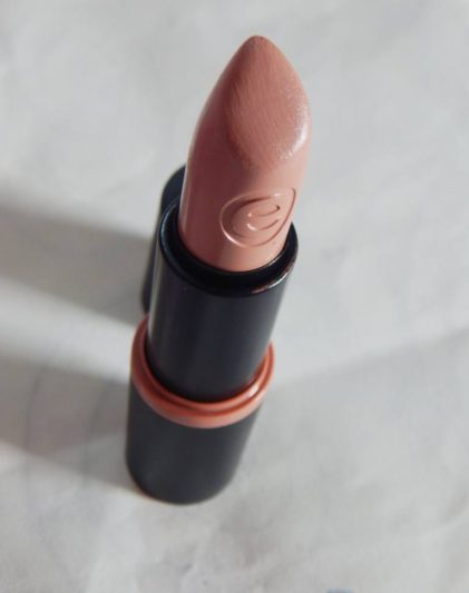 essence-oh-so-matt-longlasting-lipstick-review
