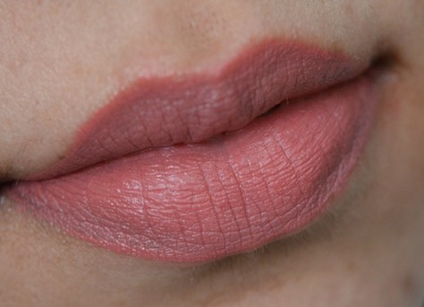 jouer-cosmetics-petale-de-rose-long-wear-lip-creme-liquid-lipstick-swatch-on-lips