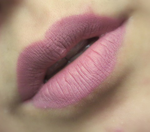 jouer-tawny-rose-long-wear-lip-creme-liquid-lipstick-lip-swatch