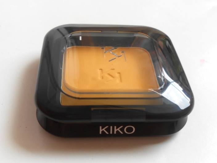 kiko-milano-19-matte-yellow-high-pigment-wet-and-dry-eyeshadow-closed-pan