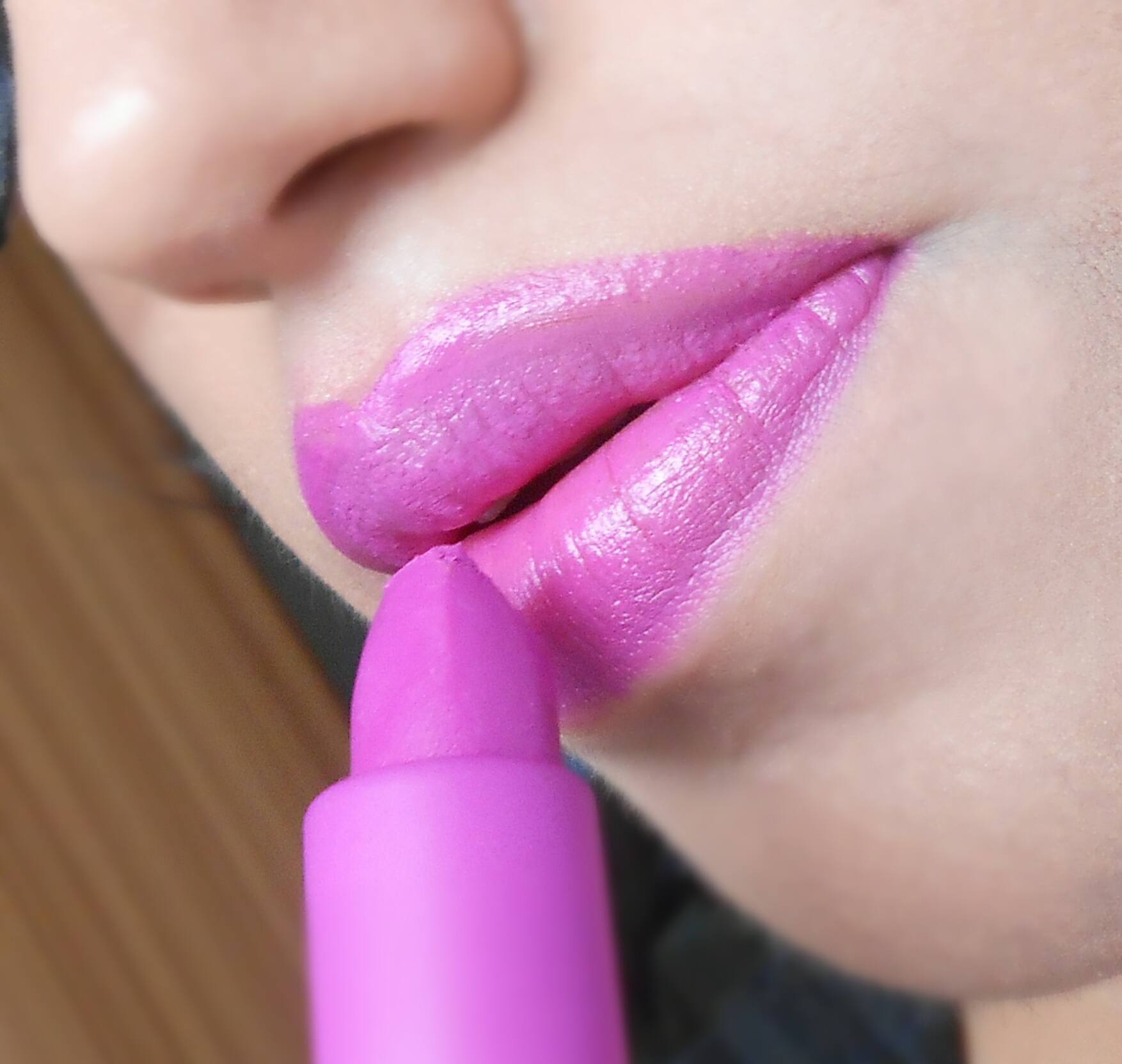 kleancolor-madly-matte-lipstick-18-wild-orchid-review lip swatch