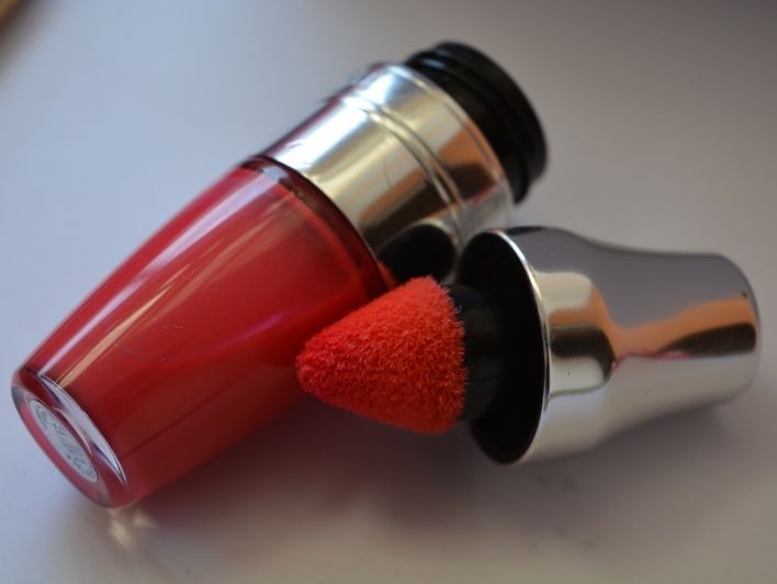lancome-372-berry-tale-juicy-shaker-pigment-infused-bi-phased-lip-oil-review