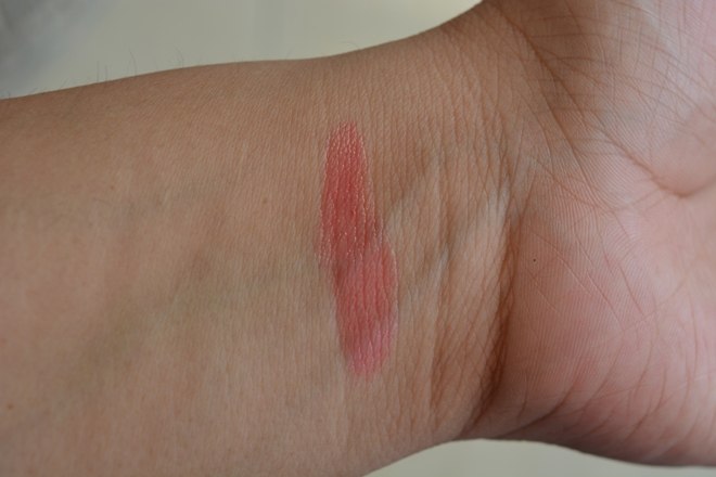lancome-372-berry-tale-juicy-shaker-pigment-infused-bi-phased-lip-oil-swatch-on-hand