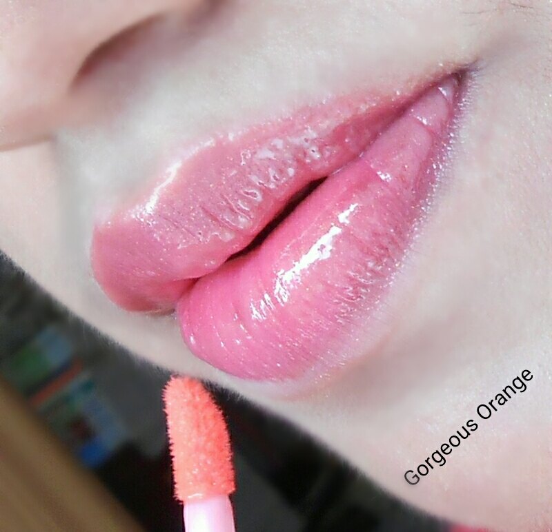 lipice-sparky-orange-glam-shade-of-gloss-review-2
