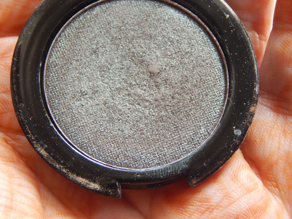 makeup-academy-shade-12-pearl-eyeshadow-review