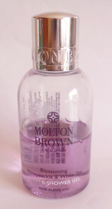 molton-brown-blossoming-honeysuckle-and-white-tea-bath-and-shower-gel-review