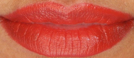 nyc-452-red-suede-expert-last-satin-matte-lip-color-lip-swatch