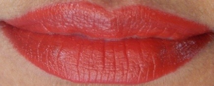 nyc-452-red-suede-expert-last-satin-matte-lip-color-swatch-on-lips
