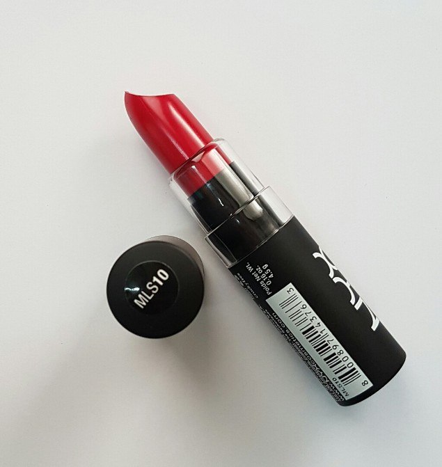 nyx-perfect-red-matte-lipstick-bullet
