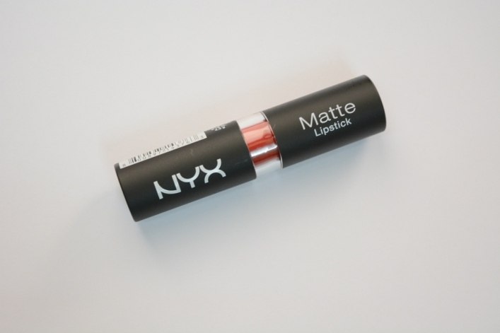 nyx-perfect-red-matte-lipstick-outer-packaging