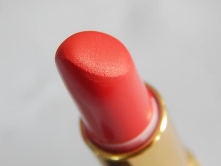 revlon-look-at-me-super-lustrous-matte-lipstick-bullet