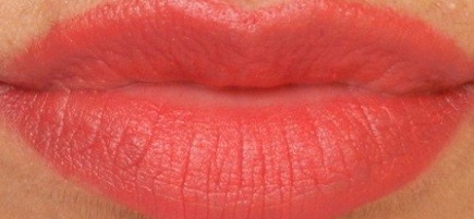 revlon-matte-035-get-noticed-super-lustrous-lipstick-lip-swatch