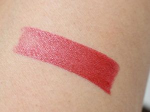christian-louboutin-rouge-louboutin-silky-satin-lip-color-001-swatch