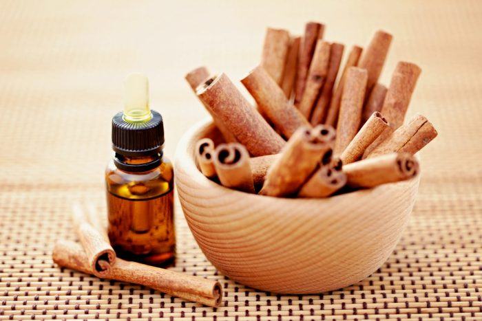 cinnamon-oil-for-pimple-free-skin