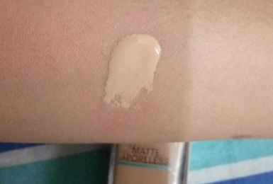 maybelline-fit-me-foundation-sun-beige-swatch