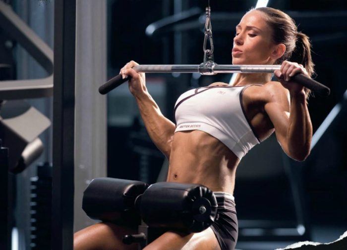 woman-lifting-heavy-weights