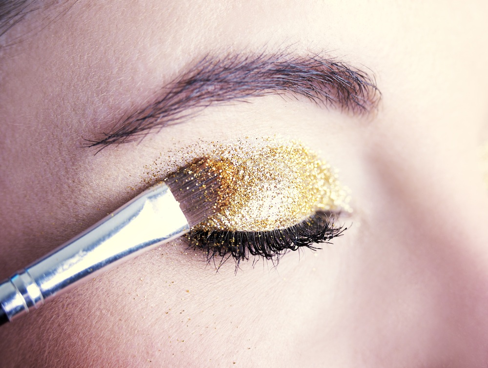 10-irresistible-makeup-hacks-you-have-never-seen-before-2