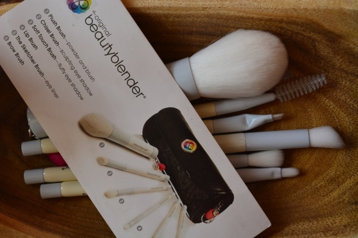 beauty-blender-the-detailers-makeup-brushes-set-with-card