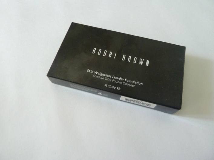 bobbi-brown-skin-weightless-powder-foundation-outer-packaging
