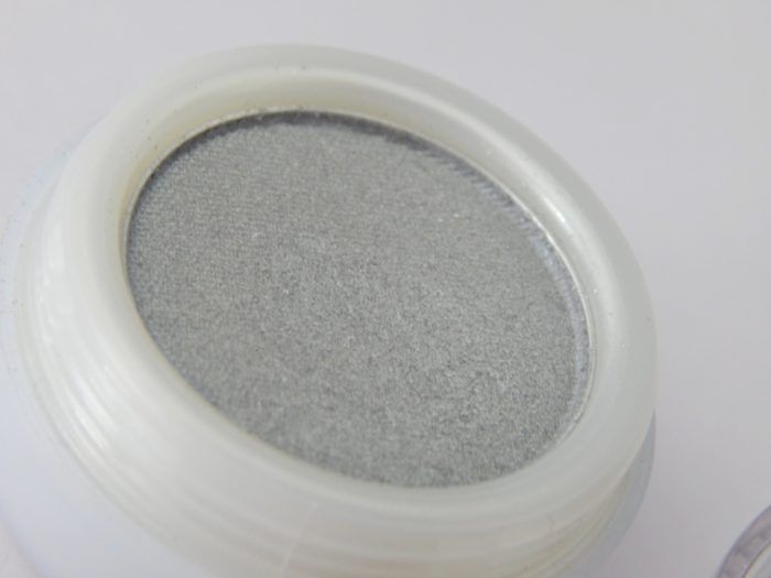 boots-natural-collection-solo-eyeshadow-fine-silver-review