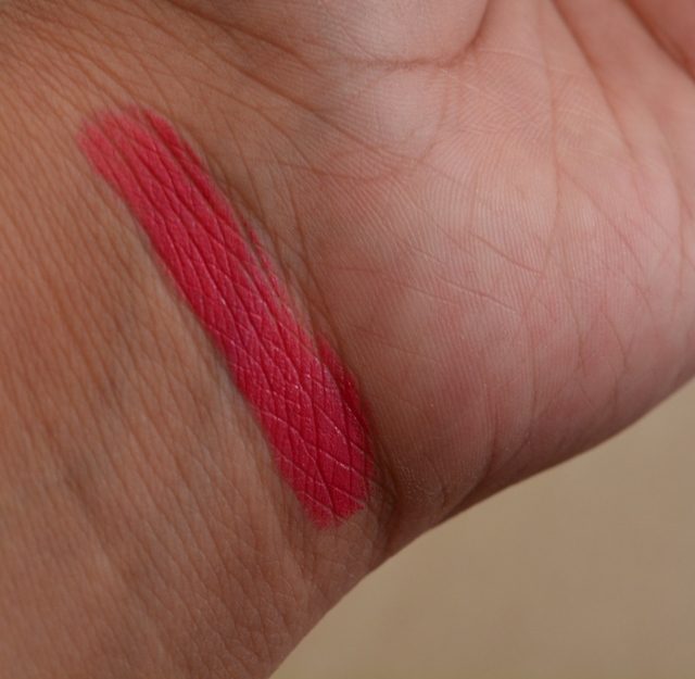 chanel-462-romy-rouge-coco-ultra-hydrating-lip-colour-swatch-on-hand