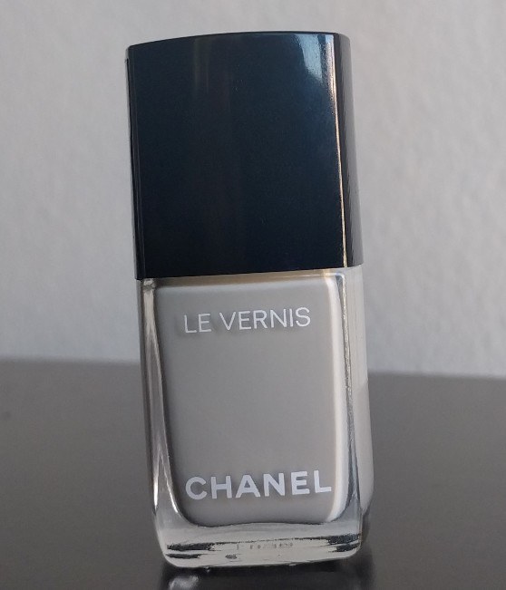 chanel-522-monochrome-le-vernis-longwear-nail-colour-review