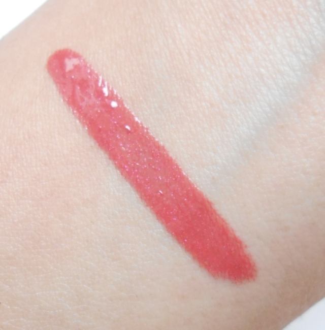coloressence-rustique-liplicious-gloss-swatch-on-hands