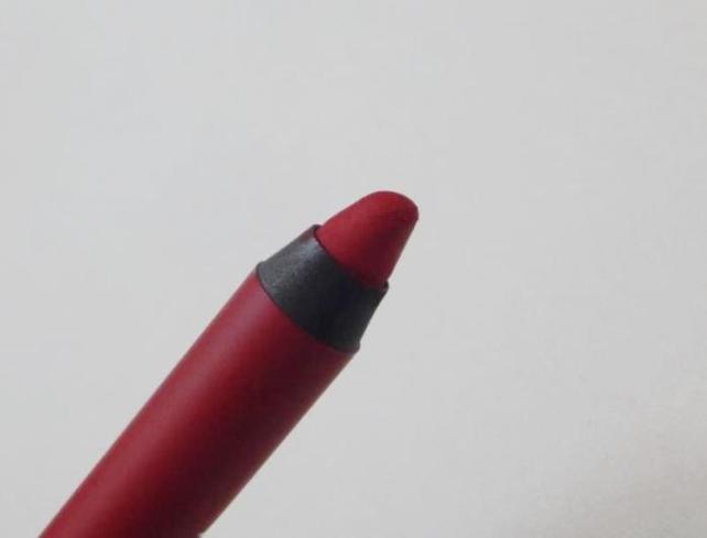 faces-ultime-pro-red-fantasy-matte-lip-crayon-review