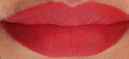 faces-ultime-pro-red-fantasy-matte-lip-crayon-lip-swatch