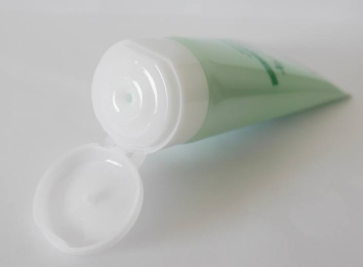 garnier-moisture-matte-daily-oil-free-moisturiser-cap