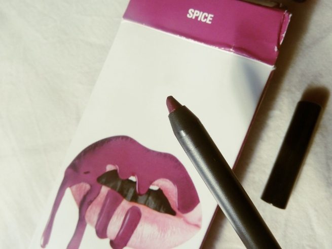 kylie-spice-matte-liquid-lipstick-and-lip-liner-lip-liner