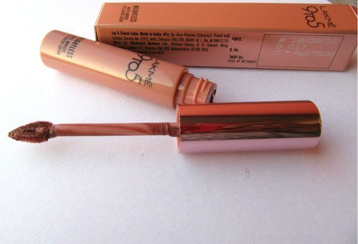lakme-9-to-5-coffee-lite-weightless-matte-mousse-lip-and-cheek-color-review4