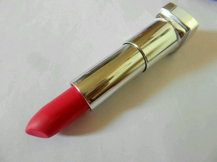 maybelline-color-sensational-vivid-matte-pink-lipstick