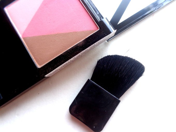 maybelline-facestudio-pink-v-face-blush-contour-brush