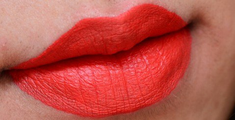 smashbox-bang-bang-always-on-liquid-lipstick-swatch-on-lips