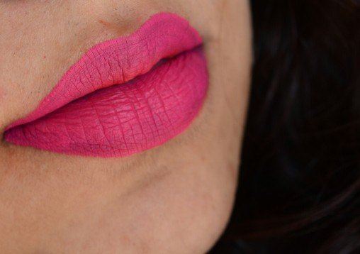 smashbox-shockaholic-always-on-liquid-lipstick-swatch-on-lips