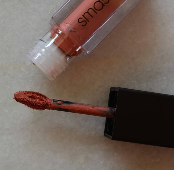 smashbox-stepping-out-always-on-liquid-lipstick-wand