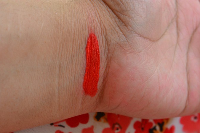 smashbox-thrill-seeker-always-on-liquid-lipstick-hand-swatch