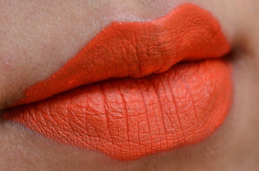 smashbox-thrill-seeker-always-on-liquid-lipstick-lip-swatch