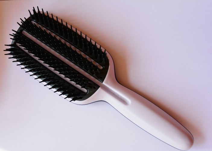 tangle-teezer-blow-styling-smoothing-tool-full-size-review