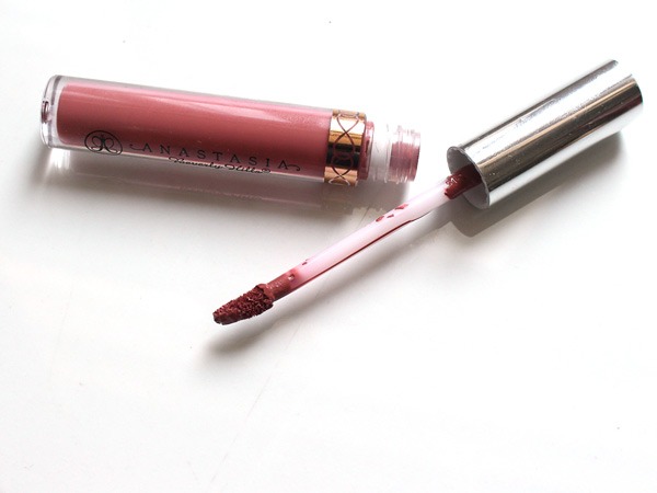 anastasia-liquid-lipstick-dusty-rose-1