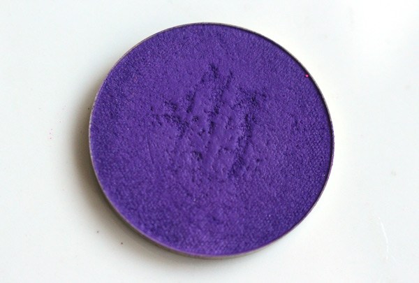 make-up-for-ever-eyeshadow-s924-purple-review
