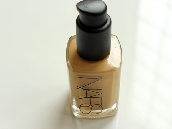 nars-sheer-glow-foundation-review-1