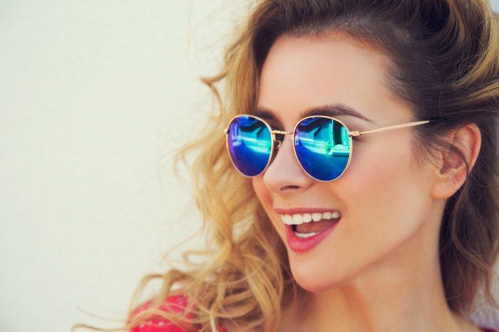 stylish-reflective-sunglasses