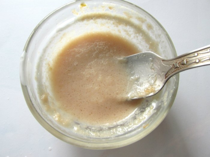 DIY: Face scrub with Pear for soft skin6