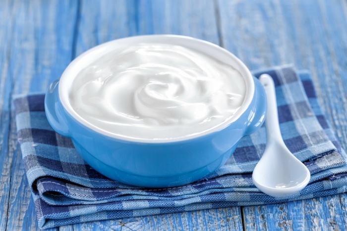 7-different-ways-to-use-curd-for-different-hair-problems4