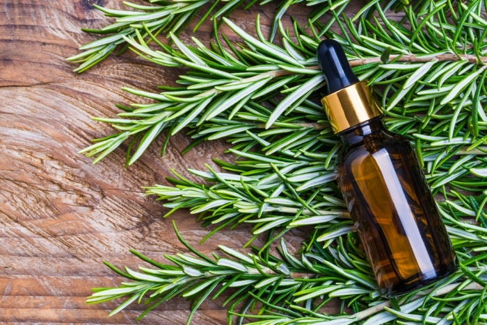 7-different-ways-to-use-tea-tree-oil-for-hair-growth8